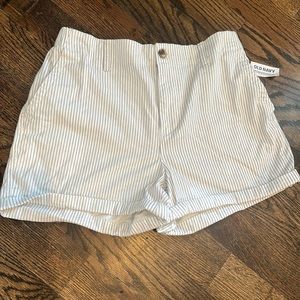 NWT Womens Size M Blue & White Pinstripe Shorts
